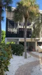 Island Townhouse Steps from the Ocean, Large Lanai, Heated Pool - Summer Avail