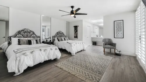 GATED, Spacious 2-bedroom condo in Indian Wells close to restaurants and more. - Homestays