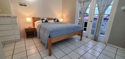 Studio w Pool Near IGY Marina, Beach & Amenities Hotels in 