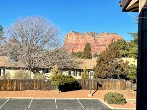 renovated 2-bedroom condo in brilliant Sedona w/ AC,WiFi, fitness, laundry room