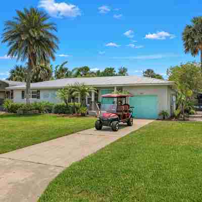 Pool and Hot Tub Home with Pickle Ball Court and Walk to Downtown Hotel Exterior