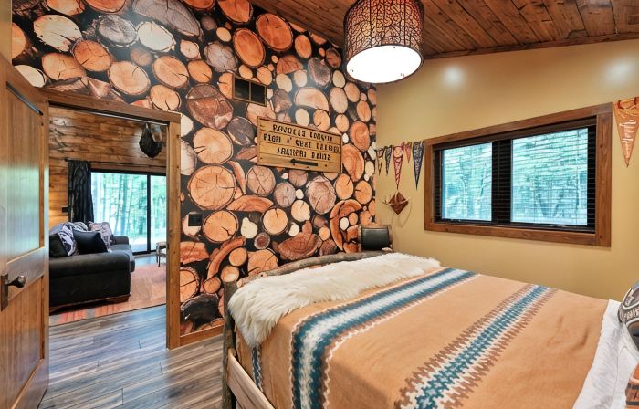 Stylish Signature Lodge, nestled in the Forest, with Teal Lake views