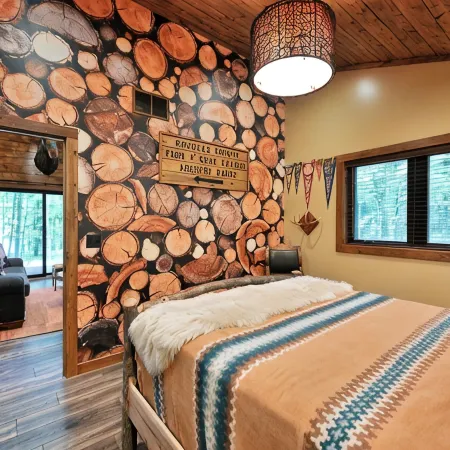 Stylish Signature Lodge, nestled in the Forest, with Teal Lake views