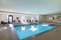 コンフォート スイーツ アンド カンファレンス センター