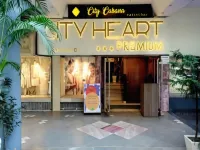 Hotel City Heart Premium Hôtels à proximité de : Complexe du Capitole de Chandigarh