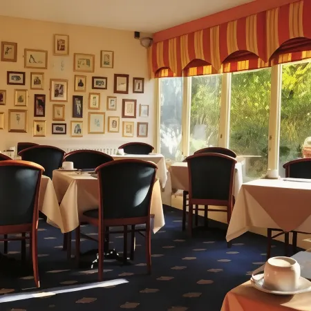 Edward Hotel Отели в г. Глостер