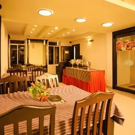 Hotel Emerald Inn