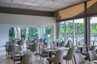 Mayfair Gardens - Desayuno