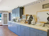 Travelodge by Wyndham Rapid City - Aamiainen