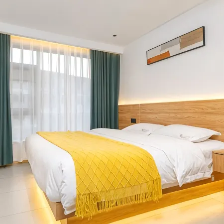 Jinlu Guanshan Hotel (Laojun Mountain Scenic Area)