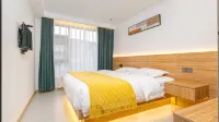 Jinlu Guanshan Hotel (Laojun Mountain Scenic Area)