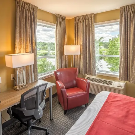 Super 8 by Wyndham Mont Laurier