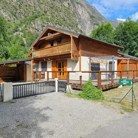 Chalet Melgueil "JACUZZI OFFERT" les 2 Alpes Venosc Village  /10 Pers Ski Wifi