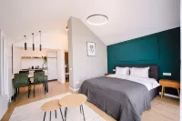 Moon Village Comarnic - 3-Star