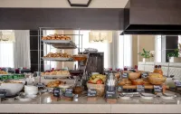 Cort Inn Kazan Kreml Hotel - breakfast