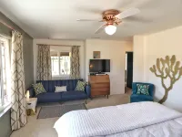 Clever Rabbit: 5-Acre Retreat Joshua Tree National Park with Starlink Internet - بوتيك