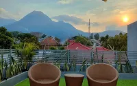 Villa Rengganis Batu  "Rooftop Mount View" -  Ferienhäuser