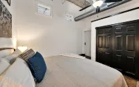 The Crossing at 202- Downtown Waco/ Steps to Silos - balcony
