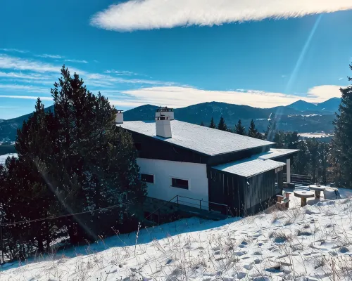 Sublime Views-Upper Chalet-180m2 Aux Angles -16Pers on 3300m2-Near the Center Hotels in Les Angles