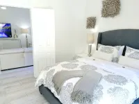 POSHPADZ-Sandpiper Villa Walk to Jupiter Beach-Bella Vista - Pools