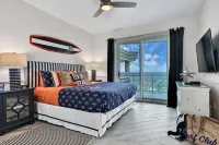 FEATURED ON TV  “MAKING WAVES” OCEANFRONT PENTHOUSE - 4 stjerner