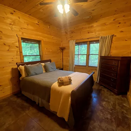 Peaceful and Secluded with Mountain Views and Waterfall Sounds