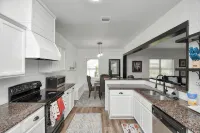 10min from Fort Bend Epicenter 13min from Memorial Herman Stylish 4 Bedroom Home - 4 stjerner