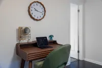 Near UF - Cozy Stay - Kitchen - Washer/Dryer - 4つ星