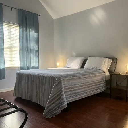 Discover Oxford Charm, Just A Quick 5-min Drive To University of Mississippi