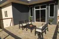 Luxury villa with sky pool and scenic ocean views, 10 mins from airport - พร้อมWifi