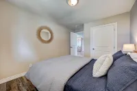 The Little Red Cottage - Ideal for long stays! - Homestays