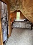 Tranquil cabin in the woods with heated garage. - Homestays