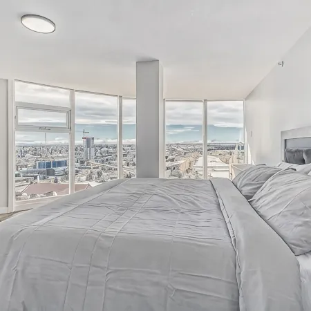 Downtown Sub Penthouse W City Views