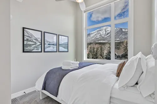 Mountain View Townhouse, Private Garage + Patio + Central AC - Bungalows