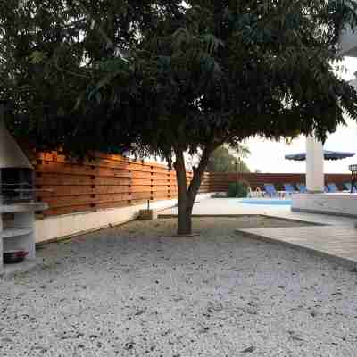 Luxury Villa With Swimming Pool, 3 Minutes From The Beach Ang Big Private Garden Hotel Exterior