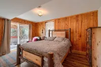Moore Hollow Cabin in the Heart of Hocking Hills-Cozy, Peaceful, Wooded Retreat!