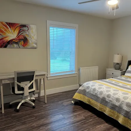 Discover Oakland charm near Colby College 10 min