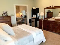 Private Suite w/Sitting Room  in the Heart of Brandywine Valley - Homestays
