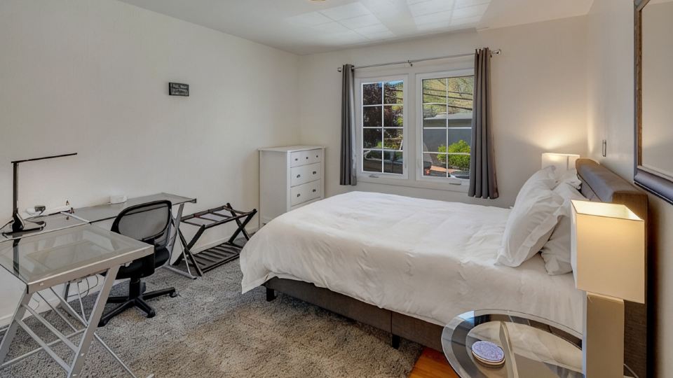 3Br Family House Near SF — Sleeps 12