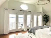 Your dream vacation on gorgeous Seneca Lake!! Luxury lakeside living! - 3-Star