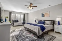Near downtown Cary & RDU. Easy access to Raleigh, Durham and local venues.