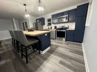 Remodeled Home King Bed Sleeps 8 - Homestays