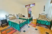 Riad Al Khansaa - parking