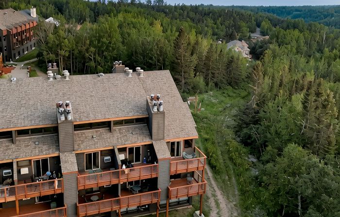 Whirlpool Suite w/ Pool, Hot Tub, Hiking, Golfing, & More on Lutsen Mountain