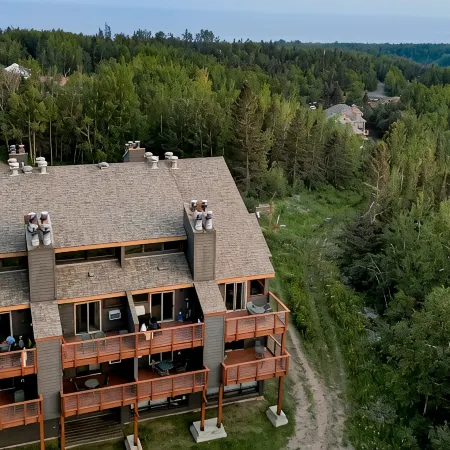 Whirlpool Suite w/ Pool, Hot Tub, Hiking, Golfing, & More on Lutsen Mountain