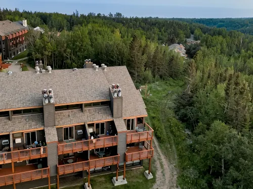 Whirlpool Suite w/ Pool, Hot Tub, Hiking, Golfing, & More on Lutsen Mountain - 3성급