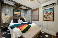 Beautifully Renovated Vintage Train Car Near I27, Wtamu and Palo Duro Canyon - 3-Star