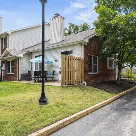 Castle Glow - 2Br - BBQ Gr - Walk to Kroger Field
