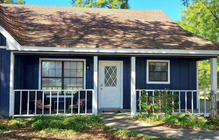 Adorable 3 bedroom attached cottage in quiet spot.
