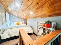The Tiny House @ Deep Creek Lake - centrally located to everything Deep Creek - 4-Star